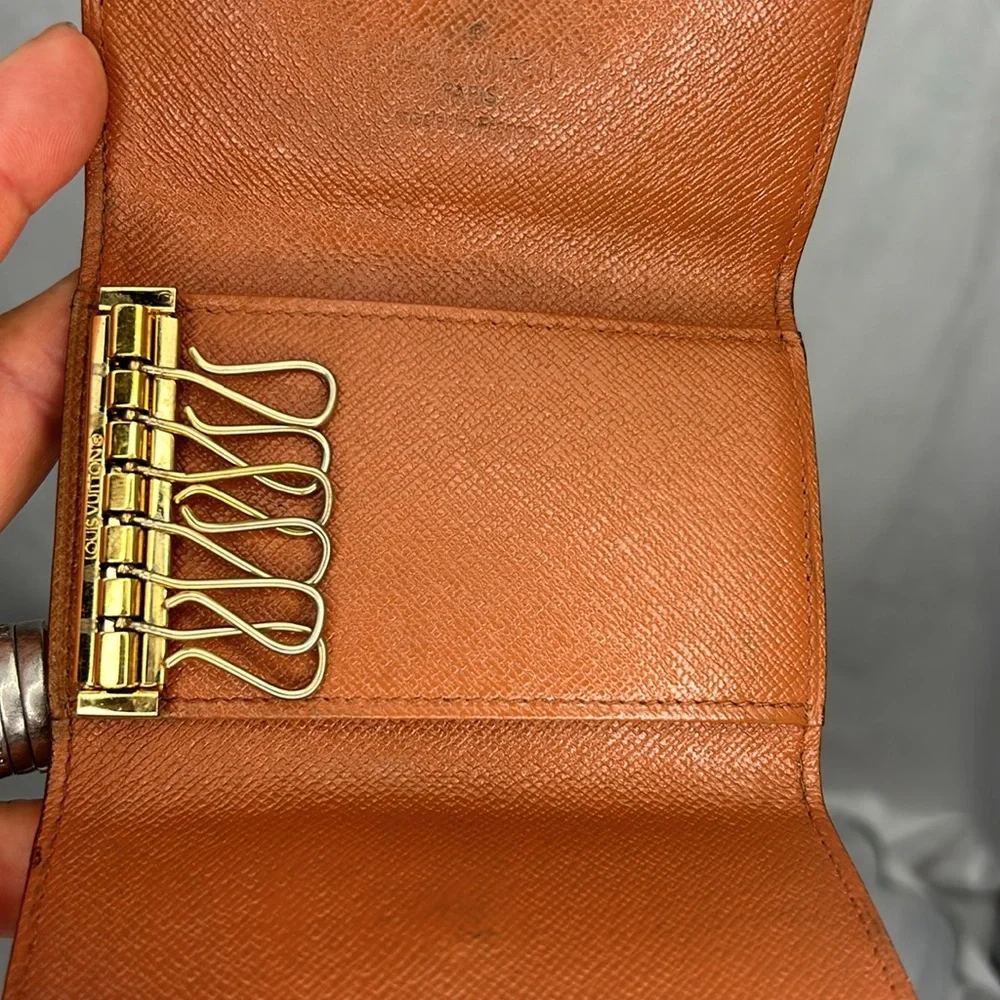 Louis Vuitton LOUIS VUITTON key case Holder - Picture 4 of 12